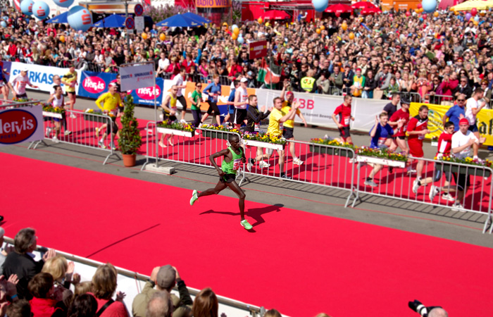 http://www.vienna-marathon.com/img/2012/marathon03.jpg